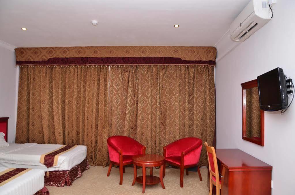 ติลโค จาฟนา ซิตี้ โฮเต็ล Hotel ภายนอก รูปภาพ