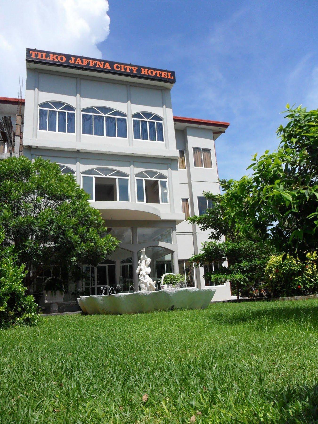 ติลโค จาฟนา ซิตี้ โฮเต็ล Hotel ภายนอก รูปภาพ