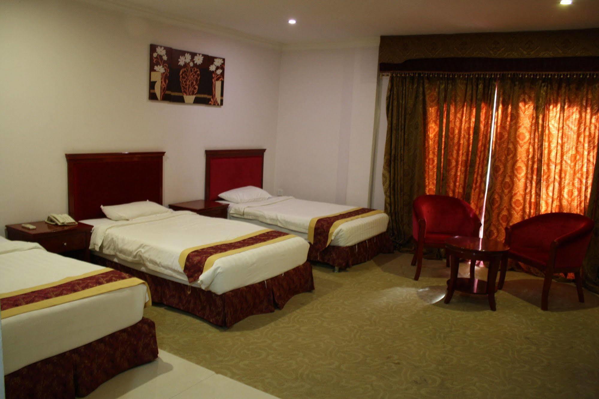 ติลโค จาฟนา ซิตี้ โฮเต็ล Hotel ภายนอก รูปภาพ
