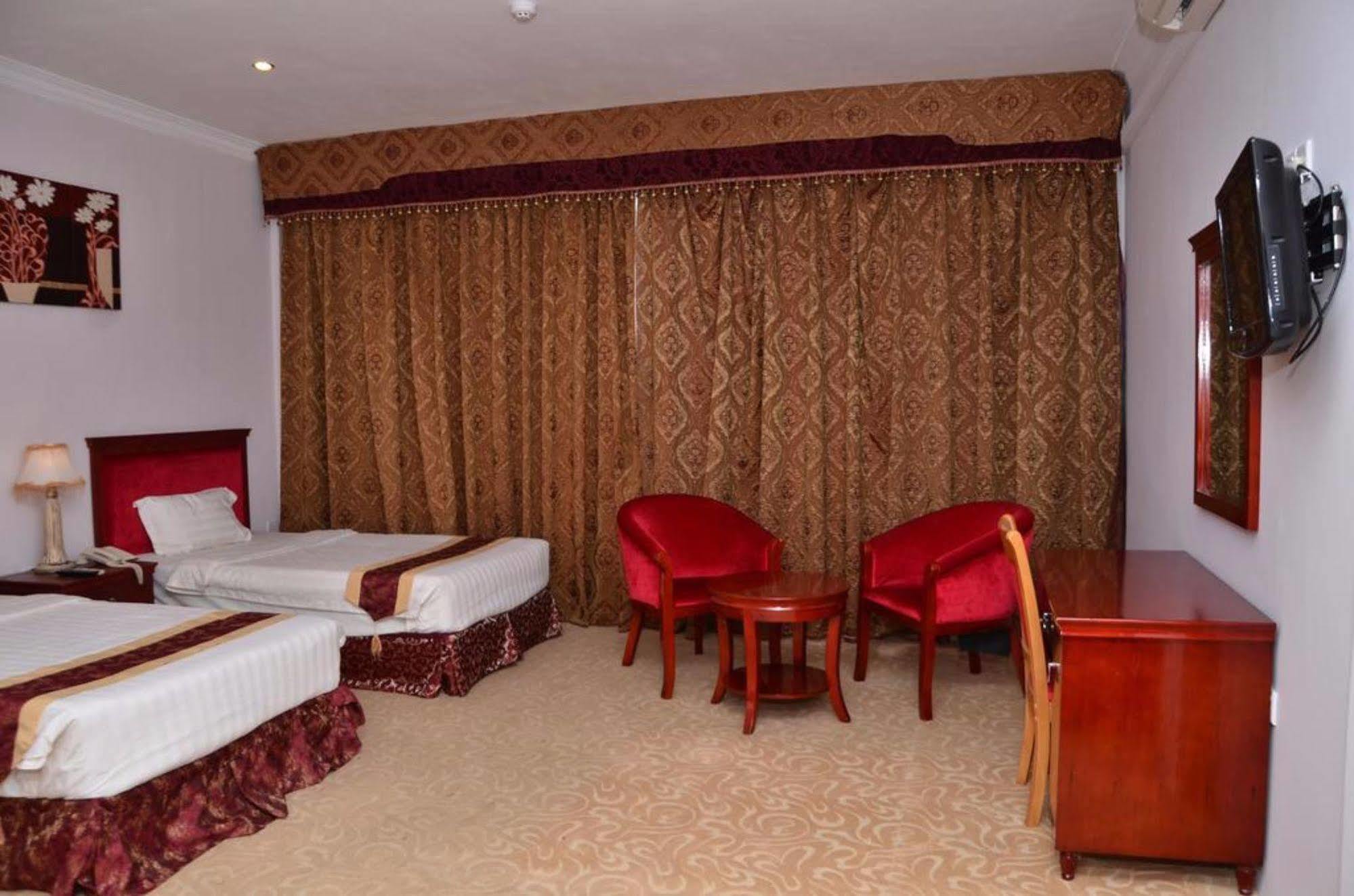 ติลโค จาฟนา ซิตี้ โฮเต็ล Hotel ภายนอก รูปภาพ